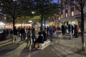 Chi semina “guerra tra poveri”, raccoglie odio e miseria